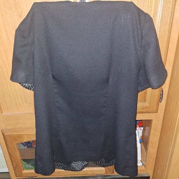 Black Leslue Fay Short Sleeve Blouse with Polka Dot Trim In A Size 12. EUC - Picture 11 of 11